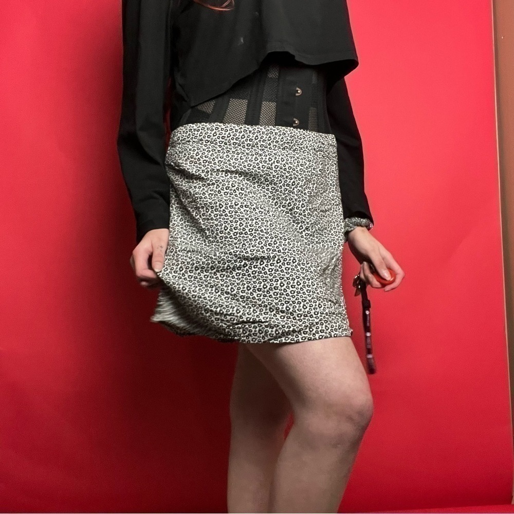 Black and white floral skirt 🖤🤍